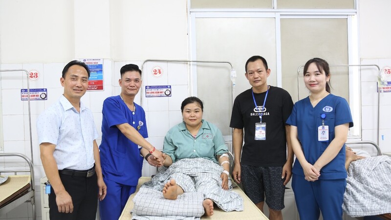 Bệnh viện đa khoa tỉnh Phú Thọ 9 cuu nguoi giua duong 2