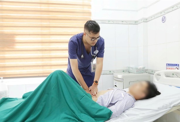 Bệnh viện đa khoa tỉnh Phú Thọ 9 viem phoi do duoi nuoc 2 Copy