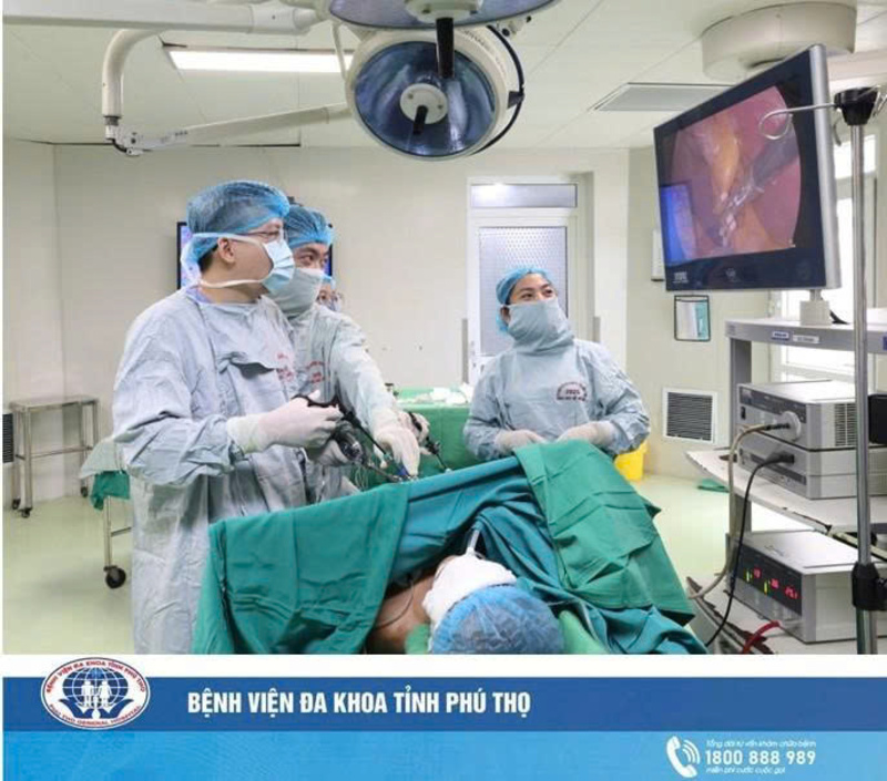 Bệnh viện đa khoa tỉnh Phú Thọ 35 49 vien soi trong tui mat nguoi phu nu 3
