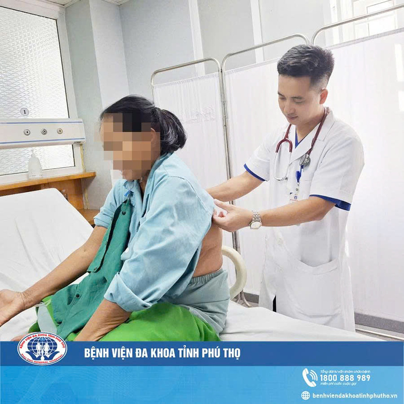 Bệnh viện đa khoa tỉnh Phú Thọ 37 sốc phản vệ sau khi bị ong đốt